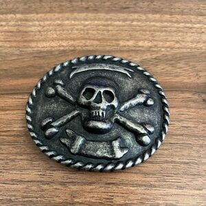Vintage pirate skull and crossbones belt buckle